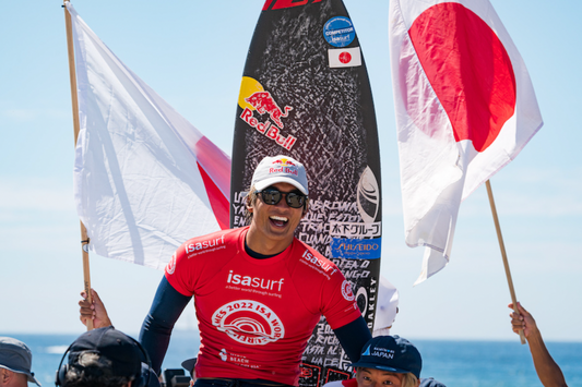 五十嵐カノアが初の金メダル！男子総合1位。2024パリ五輪男子1枠を獲得！2022 ISA ワールドサーフィンゲームス