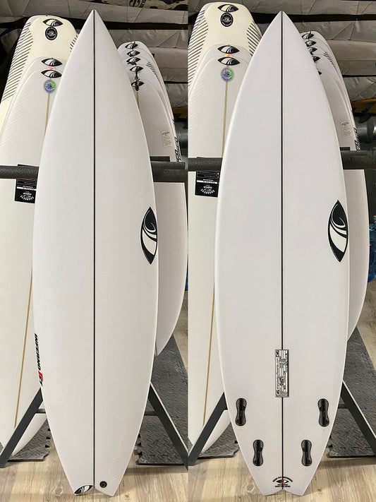 未使用品 InfernoFT  5'9" x 18.75" x 2.44" 26.7L #751437