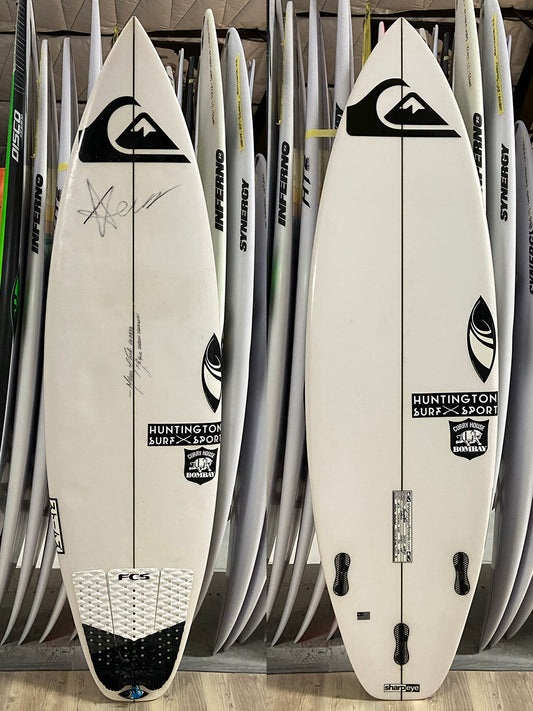 Keanu Igarashi 五十嵐キアヌ 使用済 サイン入り Storms  5'8" x 18.7" x 2.4" #608833
